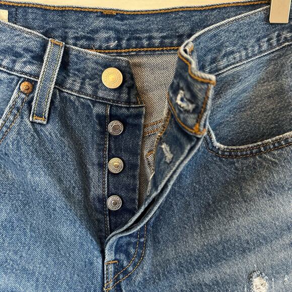 Levi’s 501 Premium Button Fly Distressed Shorts Size 27 - Picture 3 of 12
